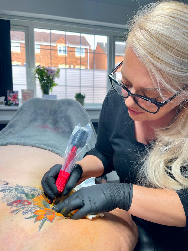 Kate-Challinor-Tattooing-A-Chest